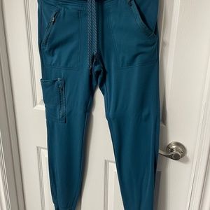 Jaanuu Nurse Scrubs